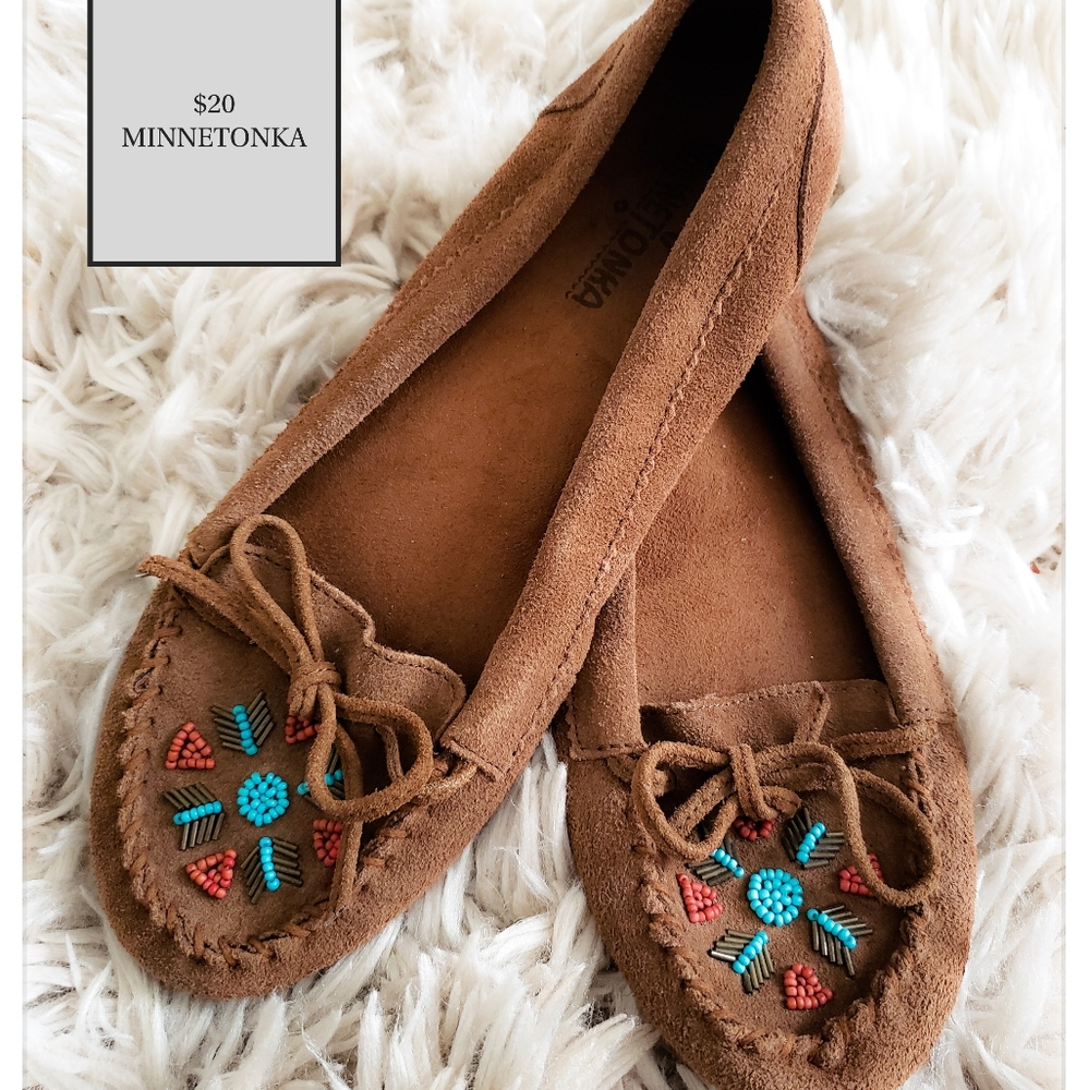 Boho Minnetonka leather moccasins with beading